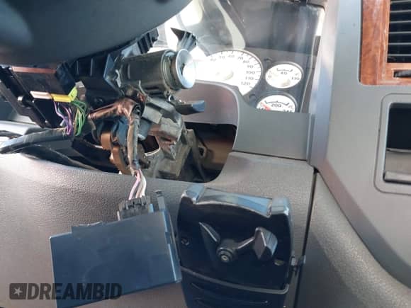 2006 Dodge 3500 SLT z VIN 3D7LX38C96G265695, wystawiony jako IAAI lot #41546242 z przebiegiem 226 757 mil mil oraz . Historia ofert i sprzedaży dostępna na DreamBid. Obrazek 18.