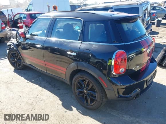 ✅ 2014 MINI Countryman S • VIN: WMWZC3C52EWP25527 • Lot: 43770115. Listed on IAAI with 136,456 mi. Free auction sales archive from the USA and detailed vehicle history report at DreamBid. Image 3.