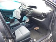 ✅ 2017 Toyota Prius One • VIN: JTDKDTB39H1592526 • Lot: 42474365. Wystawiony na IAAI z przebiegiem 124 777 mil. Bezpłatny archiwum sprzedaży aukcyjnych z USA i szczegółowy raport historii pojazdu na DreamBid. Zdjęcie 5.