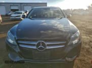 ✅ 2018 Mercedes-Benz C 300 • VIN: 55SWF4KB8JU242146 • Lot: 94527995. Wystawiony na Copart z przebiegiem 79 511 mil. Bezpłatny archiwum sprzedaży aukcyjnych z USA i szczegółowy raport historii pojazdu na DreamBid. Zdjęcie 5.