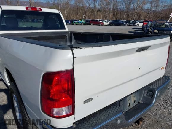 ✅ 2020 Ram 1500 Tradesman • VIN: 3C6JR7DT8LG211199 • Lot: 43766734. Listed on IAAI with 122,403 mi. Free auction sales archive from the USA and detailed vehicle history report at DreamBid. Image 18.
