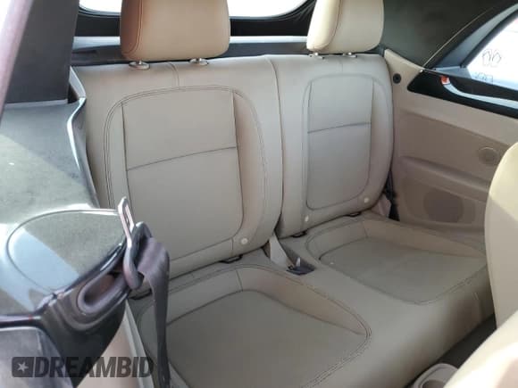 ✅ 2013 Volkswagen Beetle 2.0T R-Line • VIN: 3VW7S7AT9DM828803 • Lot: 77168824. Wystawiony na Copart z przebiegiem Nie podano. Bezpłatny archiwum sprzedaży aukcyjnych z USA i szczegółowy raport historii pojazdu na DreamBid. Zdjęcie 10.