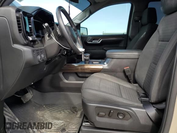 ✅ 2023 Chevrolet Silverado 1500 LT Trail Boss • VIN: 3GCUDFE88PG115832 • Lot: 48761895. Wystawiony na Copart z przebiegiem 57 479 mil. Bezpłatny archiwum sprzedaży aukcyjnych z USA i szczegółowy raport historii pojazdu na DreamBid. Zdjęcie 7.