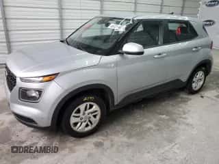 2021 Hyundai Venue SE z VIN KMHRB8A36MU069729, wystawiony jako Copart lot #73043214 z przebiegiem 98 631 mil mil oraz Czysty tytuł • Clean title. Historia ofert i sprzedaży dostępna na DreamBid. Obrazek 1.