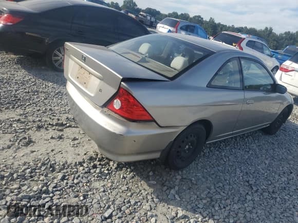 ✅ 2004 Honda Civic LX • VIN: 1HGEM22524L048703 • Lot: 82202585. Wystawiony na Copart z przebiegiem Nie podano. Bezpłatny archiwum sprzedaży aukcyjnych z USA i szczegółowy raport historii pojazdu na DreamBid. Zdjęcie 3.