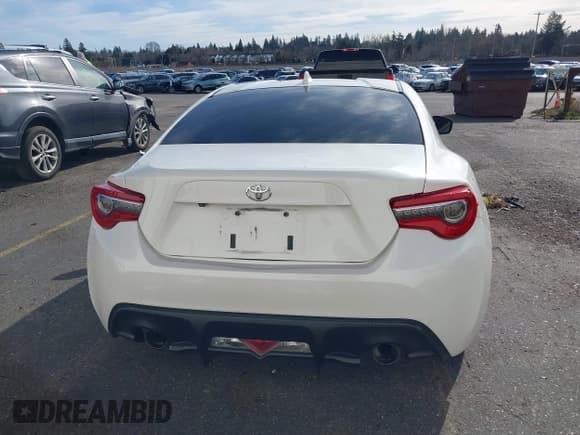 ✅ 2019 Toyota 86 • VIN: JF1ZNAA13K8700059 • Лот: 41642688. Опубликован ранее на IAAI с пробегом 112 743 миль. Бесплатный доступ к архиву аукционных продаж из США и подробный отчёт об истории автомобиля на DreamBid. Изображение 17.