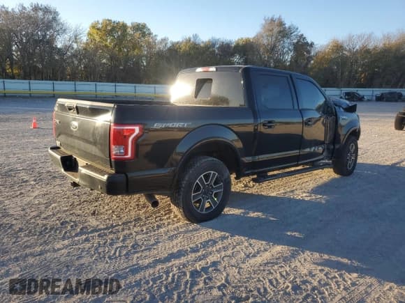 ✅ 2017 Ford F-150 XLT • VIN: 1FTEW1CF2HKC33811 • Лот: 92847695. Опубликован ранее на Copart с пробегом Не указан. Бесплатный доступ к архиву аукционных продаж из США и подробный отчёт об истории автомобиля на DreamBid. Изображение 3.