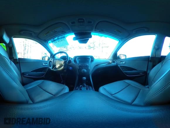 ✅ 2017 Hyundai Santa Fe Ultimate • VIN: 5XYZW4LA3HG425669 • Lot: 43610742. Listed on IAAI with 106,617 mi. Free auction sales archive from the USA and detailed vehicle history report at DreamBid. Image 19.