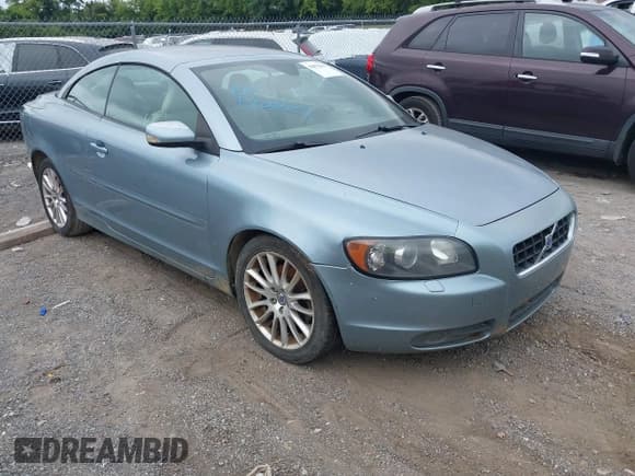 ✅ 2006 Volvo C70 • VIN: YV1MC68206J005004 • Lot: 42875692. Wystawiony na IAAI z przebiegiem 230 043 mil. Bezpłatny archiwum sprzedaży aukcyjnych z USA i szczegółowy raport historii pojazdu na DreamBid. Zdjęcie 1.