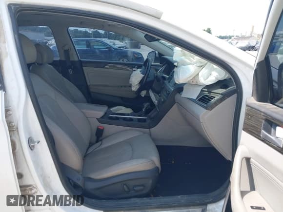 ✅ 2016 Hyundai Sonata Sport • VIN: 5NPE34AF8GH422585 • Лот: 42940635. Опубликован ранее на IAAI с пробегом 121 338 миль. Бесплатный доступ к архиву аукционных продаж из США и подробный отчёт об истории автомобиля на DreamBid. Изображение 5.