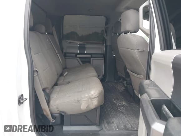 ✅ 2019 Ford F-250 XL • VIN: 1FT7W2BT6KEF52768 • Lot: 43730286. Listed on IAAI with 173,746 mi. Free auction sales archive from the USA and detailed vehicle history report at DreamBid. Image 8.