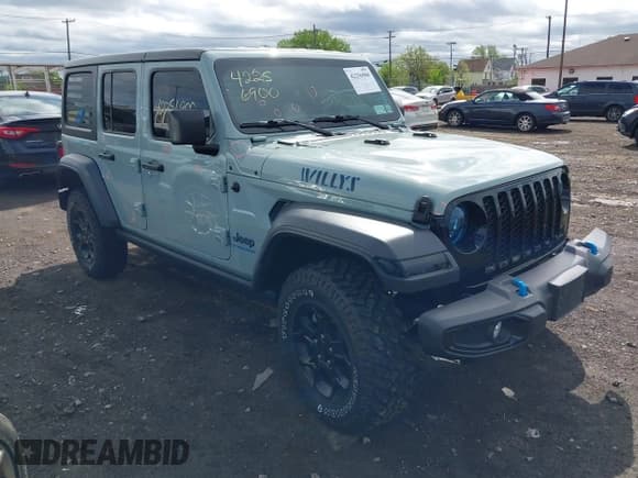 ✅ 2023 Jeep Wrangler • VIN: 1C4JJXN63PW625829 • Lot: 42256900. Wystawiony na IAAI z przebiegiem 20 501 mil. Bezpłatny archiwum sprzedaży aukcyjnych z USA i szczegółowy raport historii pojazdu na DreamBid. Zdjęcie 1.