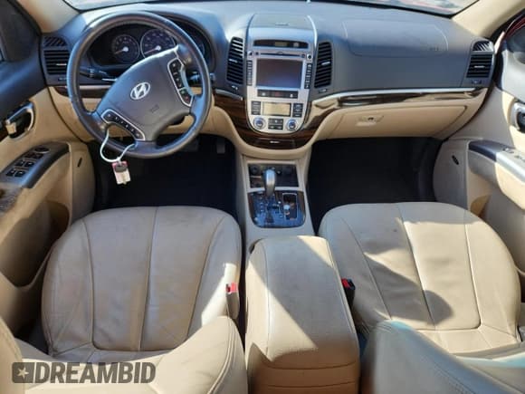 ✅ 2011 Hyundai Santa Fe Limited • VIN: 5XYZKDAG6BG024174 • Lot: 83810825. Listed on Copart with 84,166 mi. Free auction sales archive from the USA and detailed vehicle history report at DreamBid. Image 8.