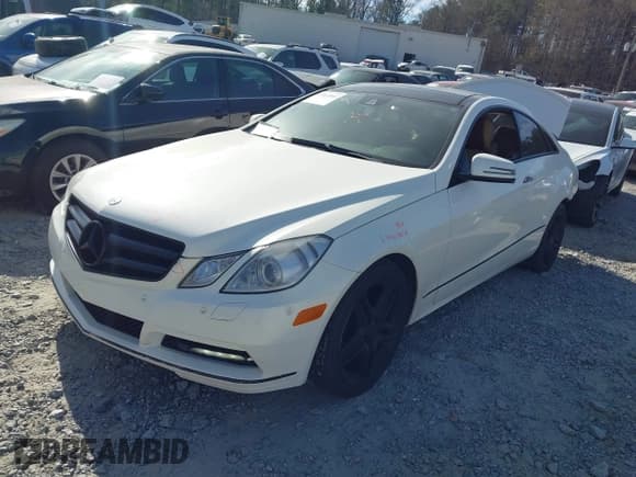 ✅ 2013 Mercedes-Benz E 350 • VIN: WDDKJ8JB3DF214221 • Лот: 41812003. Опубликован ранее на IAAI с пробегом 150 572 миль. Бесплатный доступ к архиву аукционных продаж из США и подробный отчёт об истории автомобиля на DreamBid. Изображение 2.