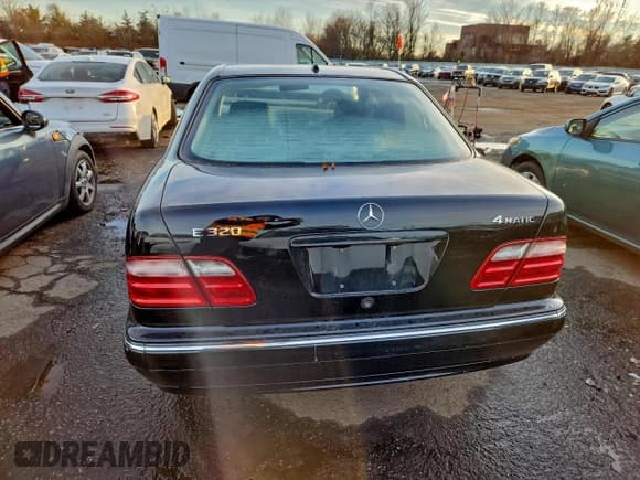 ✅ 2001 Mercedes-Benz E 320/430 4 Matic • VIN: WDBJF82J21X045584 • Lot: 93833835. Listed on Copart with 187,141 mi. Free auction sales archive from the USA and detailed vehicle history report at DreamBid. Image 6.