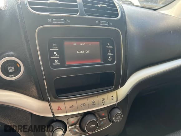 ✅ 2016 Dodge Journey SXT • VIN: 3C4PDCBGXGT240670 • Lot: 91687645. Wystawiony na Copart z przebiegiem 148 499 mil. Bezpłatny archiwum sprzedaży aukcyjnych z USA i szczegółowy raport historii pojazdu na DreamBid. Zdjęcie 11.