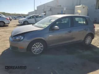 ✅ 2012 Volkswagen Golf • VIN: WVWDB7AJ2CW226618 • Lot: 82269385. Wystawiony na Copart z przebiegiem 130 774 mil. Bezpłatny archiwum sprzedaży aukcyjnych z USA i szczegółowy raport historii pojazdu na DreamBid. Zdjęcie 1.