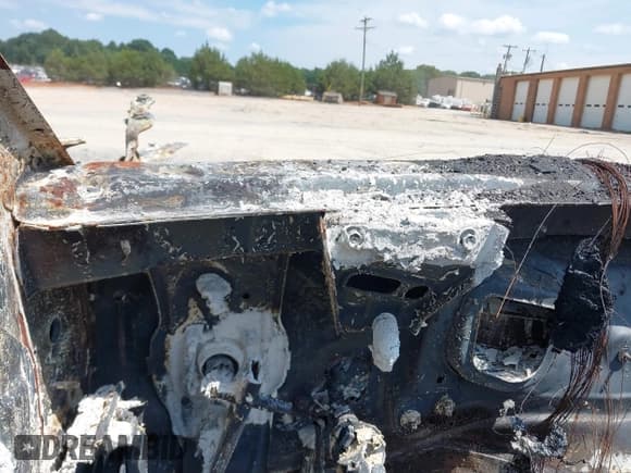 ✅ 2015 Jeep Grand Cherokee Overland • VIN: 1C4RJFCT8FC129611 • Лот: 43102751. Опубликован ранее на IAAI с пробегом Не указан. Бесплатный доступ к архиву аукционных продаж из США и подробный отчёт об истории автомобиля на DreamBid. Изображение 7.