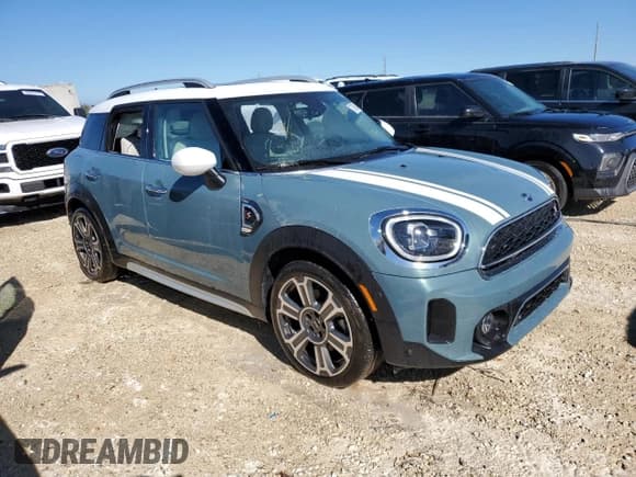 ✅ 2024 MINI Countryman Cooper S • VIN: WMZ53BR03R3S03018 • Lot: 77006144. Listed on Copart with 1,453 mi. Free auction sales archive from the USA and detailed vehicle history report at DreamBid. Image 4.