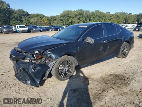 ✅ 2022 Toyota Camry SE • VIN: 4T1G11AKXNU665212 • Lot: 87469135. Listed on Copart with 77,209 mi. Free auction sales archive from the USA and detailed vehicle history report at DreamBid. Image 1.