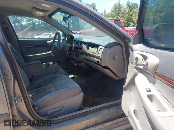 ✅ 2004 Chevrolet Impala • VIN: 2G1WF52EX49247576 • Lot: 42798695. Listed on IAAI with 223,373 mi. Free auction sales archive from the USA and detailed vehicle history report at DreamBid. Image 5.