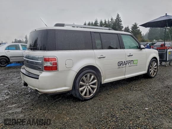 ✅ 2013 Ford Flex Limited • VIN: 2FMHK6DT5DBD27627 • Lot: 95438125. Wystawiony na Copart z przebiegiem 106 828 mil. Bezpłatny archiwum sprzedaży aukcyjnych z USA i szczegółowy raport historii pojazdu na DreamBid. Zdjęcie 3.