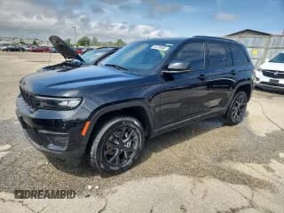 ✅ 2024 Jeep Grand Cherokee Altitude • VIN: 1C4RJHAG1RC142058 • Лот: 68750605. Опубликован ранее на Copart с пробегом Не указан. Бесплатный доступ к архиву аукционных продаж из США и подробный отчёт об истории автомобиля на DreamBid. Изображение 1.