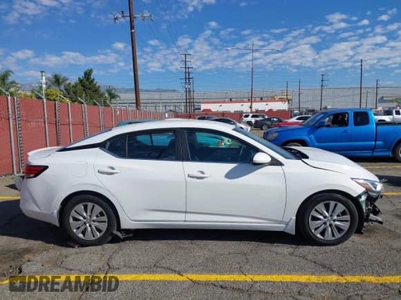 ✅ 2020 Nissan Sentra S • VIN: 3N1AB8BV5LY225274 • Lot: 43282203. Wystawiony na IAAI z przebiegiem 115 528 mil. Bezpłatny archiwum sprzedaży aukcyjnych z USA i szczegółowy raport historii pojazdu na DreamBid. Zdjęcie 14.