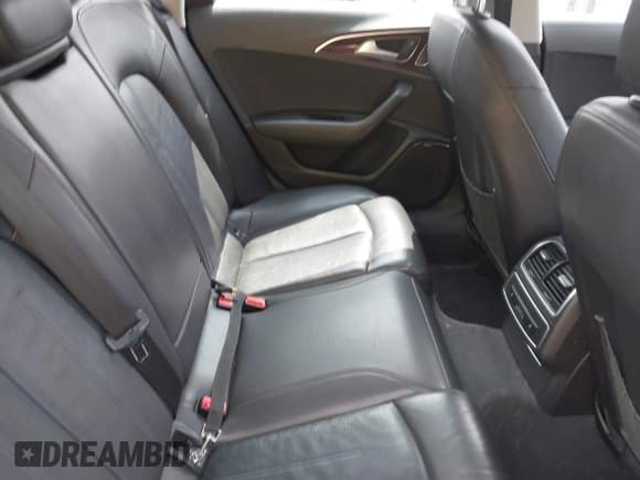 ✅ 2013 Audi A6 Premium Plus • VIN: WAUGGAFC3DN112007 • Lot: 42914259. Wystawiony na IAAI z przebiegiem 121 255 mil. Bezpłatny archiwum sprzedaży aukcyjnych z USA i szczegółowy raport historii pojazdu na DreamBid. Zdjęcie 8.