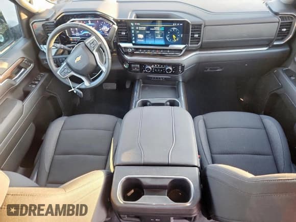 ✅ 2024 Chevrolet Silverado 2500HD LT • VIN: 1GC4YNEY5RF290462 • Lot: 93521675. Wystawiony na Copart z przebiegiem 27 949 mil. Bezpłatny archiwum sprzedaży aukcyjnych z USA i szczegółowy raport historii pojazdu na DreamBid. Zdjęcie 8.