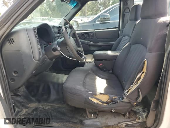 ✅ 2003 Chevrolet S-10 Work Truck • VIN: 1GCCS14X438250805 • Лот: 48951215. Опубликован ранее на Copart с пробегом 251 450 миль. Бесплатный доступ к архиву аукционных продаж из США и подробный отчёт об истории автомобиля на DreamBid. Изображение 7.