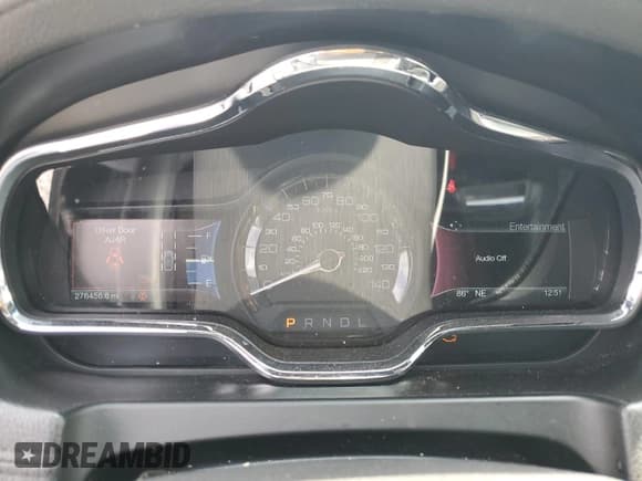 ✅ 2018 Lincoln MKT • VIN: 2LMHJ5NK5JBL02293 • Lot: 64510375. Wystawiony na Copart z przebiegiem 276 456 mil. Bezpłatny archiwum sprzedaży aukcyjnych z USA i szczegółowy raport historii pojazdu na DreamBid. Zdjęcie 9.