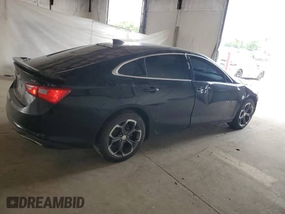 2019 Chevrolet Malibu RS z VIN 1G1ZG5ST4KF214215, wystawiony jako Copart lot #62601745 z przebiegiem 116 571 mil mil oraz Szkoda całkowita • Salvage title. Historia ofert i sprzedaży dostępna na DreamBid. Obrazek 3.