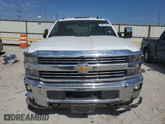 2016 Chevrolet Silverado 3500HD LTZ z VIN 1GC4K0C82GF163639, wystawiony jako Copart lot #76571244 z przebiegiem 199 356 mil mil oraz Szkoda całkowita • Salvage title. Historia ofert i sprzedaży dostępna na DreamBid. Obrazek 5.