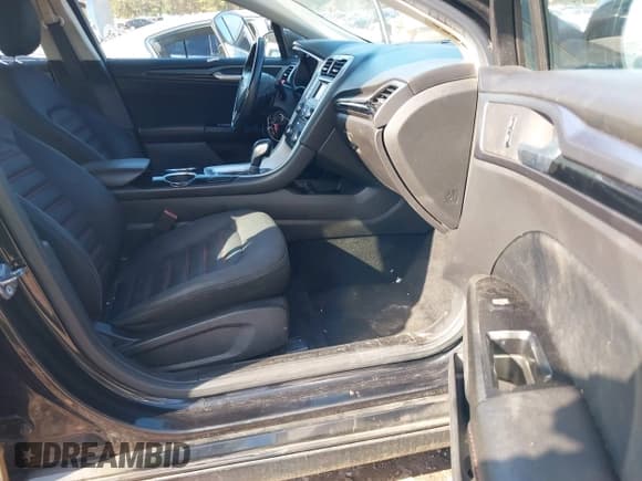 ✅ 2013 Ford Fusion SE • VIN: 3FA6P0H92DR160983 • Lot: 40765682. Wystawiony na IAAI z przebiegiem 204 247 mil. Bezpłatny archiwum sprzedaży aukcyjnych z USA i szczegółowy raport historii pojazdu na DreamBid. Zdjęcie 5.