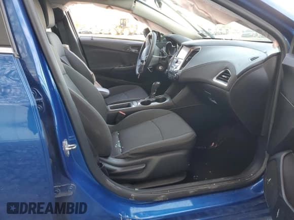 ✅ 2018 Chevrolet Cruze LT • VIN: 1G1BE5SM8J7209009 • Lot: 39345103. Listed on Copart with 55,076 mi. Free auction sales archive from the USA and detailed vehicle history report at DreamBid. Image 7.