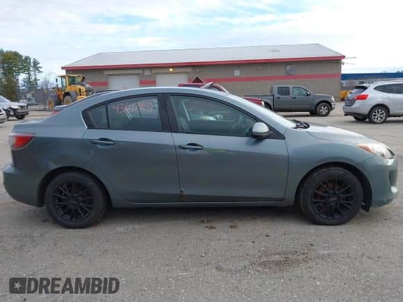 ✅ 2013 Mazda 3 i SV • VIN: JM1BL1TG9D1784239 • Лот: 43647903. Опубликован ранее на IAAI с пробегом 194 583 миль. Бесплатный доступ к архиву аукционных продаж из США и подробный отчёт об истории автомобиля на DreamBid. Изображение 14.