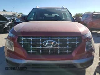 ✅ 2024 Hyundai Venue SEL • VIN: KMHRC8A30RU311211 • Lot: 77178334. Wystawiony na Copart z przebiegiem 6 622 mil. Bezpłatny archiwum sprzedaży aukcyjnych z USA i szczegółowy raport historii pojazdu na DreamBid. Zdjęcie 5.