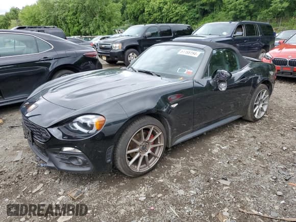 ✅ 2018 FIAT 124 Spider Abarth • VIN: JC1NFAEK6J0135812 • Лот: 61188194. Опубликован ранее на Copart с пробегом 36 852 миль. Бесплатный доступ к архиву аукционных продаж из США и подробный отчёт об истории автомобиля на DreamBid. Изображение 1.