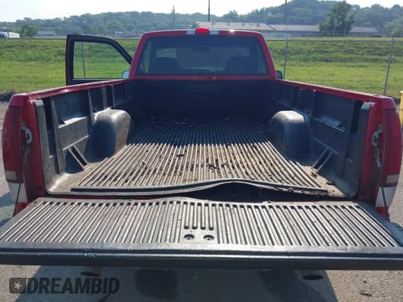 ✅ 1995 GMC Sierra 1500 • VIN: 1GTEC14Z8SZ552548 • Lot: 42990218. Wystawiony na IAAI z przebiegiem 234 416 mil. Bezpłatny archiwum sprzedaży aukcyjnych z USA i szczegółowy raport historii pojazdu na DreamBid. Zdjęcie 18.