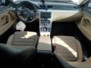 ✅ 2015 Volkswagen CC Sport • VIN: WVWBN7AN2FE827166 • Lot: 92845545. Wystawiony na Copart z przebiegiem 151 449 mil. Bezpłatny archiwum sprzedaży aukcyjnych z USA i szczegółowy raport historii pojazdu na DreamBid. Zdjęcie 8.