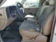 2005 GMC Sierra 1500 Work Truck с VIN 1GTEC14X75Z302334, выставлен на аукционе Copart как лот 54159595 с пробегом 218 581 миль миль и Списание • Salvage title. История ставок и продаж доступна на DreamBid. Изображение 7.