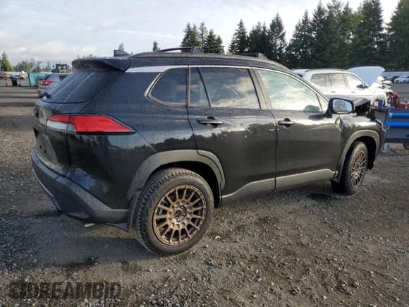 ✅ 2025 Toyota Corolla Cross XLE • VIN: 7MUDAABG1SV146248 • Лот: 82567885. Опубликован ранее на Copart с пробегом Не указан. Бесплатный доступ к архиву аукционных продаж из США и подробный отчёт об истории автомобиля на DreamBid. Изображение 3.