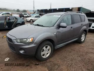 ✅ 2010 Mitsubishi Outlander ES • VIN: JA4AS2AW5AZ016215 • Lot: 70418295. Wystawiony na Copart z przebiegiem 125 133 mil. Bezpłatny archiwum sprzedaży aukcyjnych z USA i szczegółowy raport historii pojazdu na DreamBid. Zdjęcie 1.