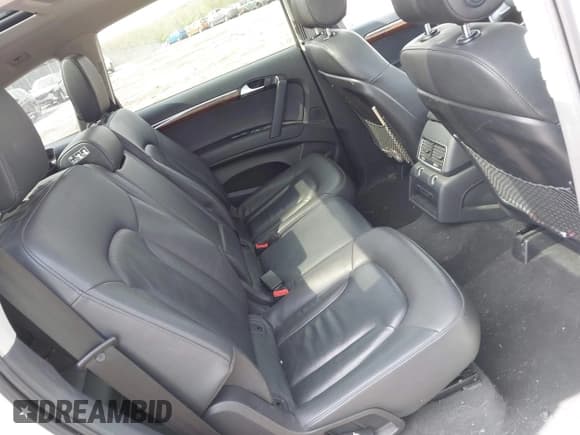 ✅ 2015 Audi Q7 Premium Plus • VIN: WA1LGAFE8FD017092 • Lot: 42073593. Listed on IAAI with 105,593 mi. Free auction sales archive from the USA and detailed vehicle history report at DreamBid. Image 8.