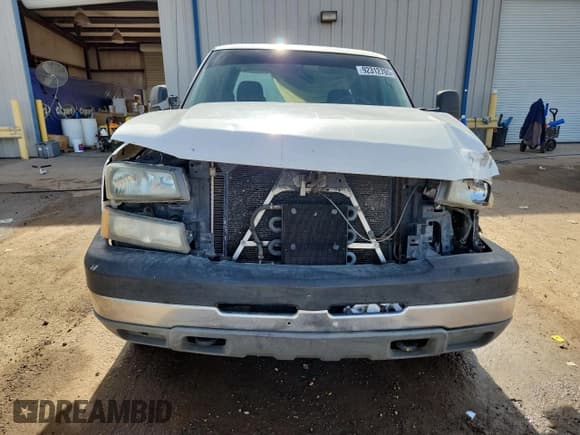 ✅ 2005 Chevrolet Silverado 2500HD LS • VIN: 1GCHK23U95F929468 • Lot: 92312705. Wystawiony na Copart z przebiegiem 314 955 mil. Bezpłatny archiwum sprzedaży aukcyjnych z USA i szczegółowy raport historii pojazdu na DreamBid. Zdjęcie 5.