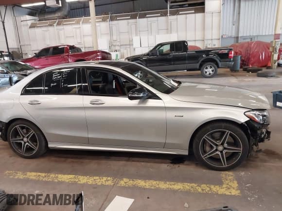 ✅ 2016 Mercedes-Benz C 450 AMG • VIN: 55SWF6EB2GU110774 • Lot: 42239393. Wystawiony na IAAI z przebiegiem 41 237 mil. Bezpłatny archiwum sprzedaży aukcyjnych z USA i szczegółowy raport historii pojazdu na DreamBid. Zdjęcie 14.