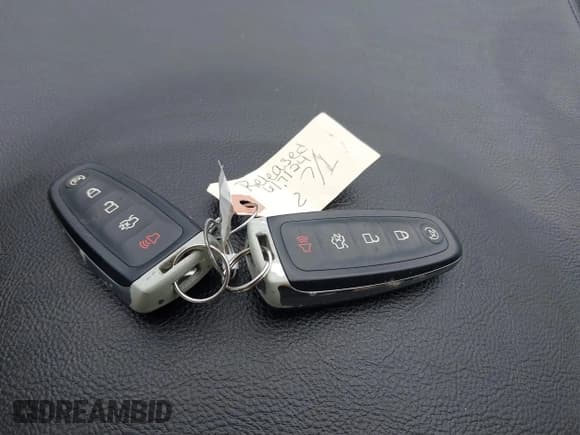 ✅ 2015 Lincoln MKX • VIN: 2LMDJ8JK1FBL31075 • Lot: 40122706. Listed on IAAI with 247,778 mi. Free auction sales archive from the USA and detailed vehicle history report at DreamBid. Image 11.