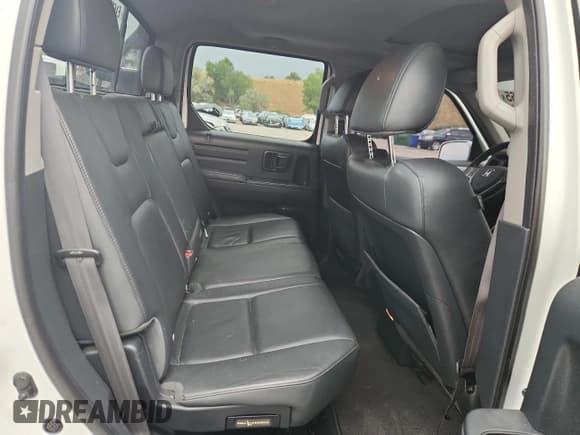 ✅ 2014 Honda Ridgeline SE • VIN: 5FPYK1F63EB014067 • Lot: 71032365. Wystawiony na Copart z przebiegiem 176 799 mil. Bezpłatny archiwum sprzedaży aukcyjnych z USA i szczegółowy raport historii pojazdu na DreamBid. Zdjęcie 10.