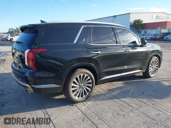 ✅ 2024 Hyundai Palisade Calligraphy • VIN: KM8R7DGE8RU698516 • Лот: 40601972. Опубликован ранее на IAAI с пробегом 8 238 миль. Бесплатный доступ к архиву аукционных продаж из США и подробный отчёт об истории автомобиля на DreamBid. Изображение 4.